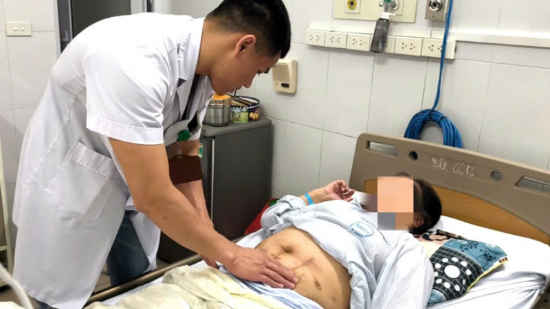 Nhiều lần mổ tiết niệu mới phát hiện ung thư cực hiếm 