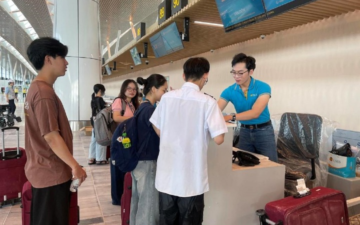 Hàng không dự kiến đón 2,4 triệu khách cao điểm 30/4-1/5