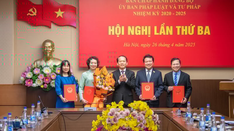 Nữ Phó Chủ nhiệm Ủy ban Pháp luật  và Tư pháp của Quốc hội đảm nhiệm thêm trọng trách