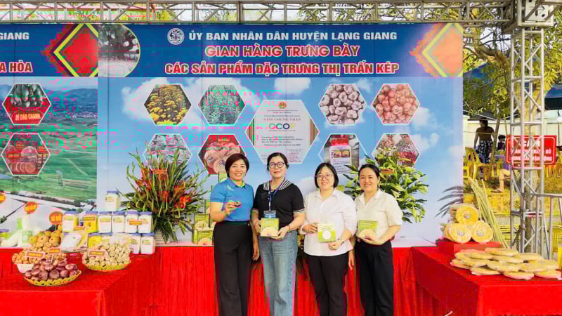Cơm cháy chà bông 3 sao OCOP Bắc Giang, dấu ấn hỗ trợ từ Hội Nông dân thị trấn Kép