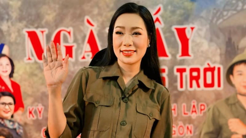 Á hậu Việt Nam duy nhất là Nghệ sĩ Nhân dân, đại biểu dự lễ diễu binh 30/4: “Cả đời tôi tự hào được một lần tham gia”