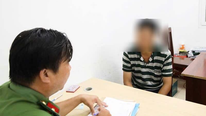Đã xác định được người đàn ông chặn đầu xe ô tô, bẻ cần gạt nước và liên tục chửi bới gây xôn xao ở Cần Thơ