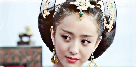 Triệu Phi Yến và em gái đã chấp nhận điều nghiệt ngã nào để được hoàng đế sủng ái?