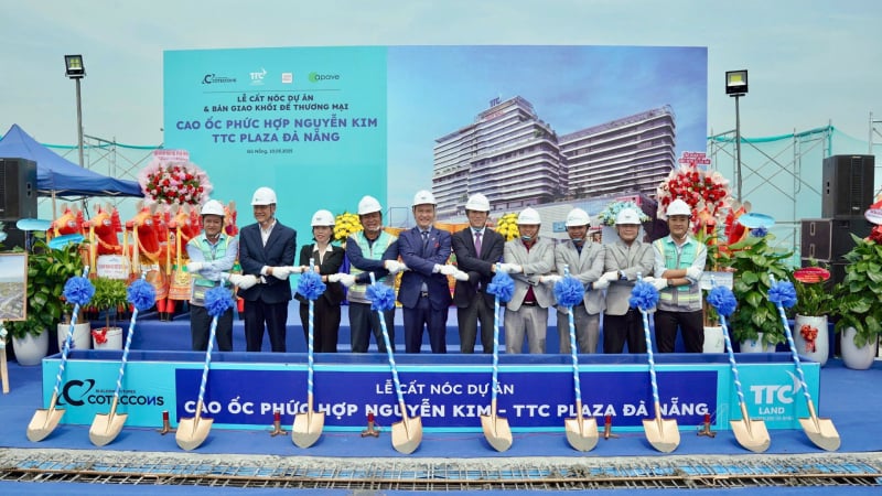 TTC Plaza Đà Nẵng chính thức cất nóc, bàn giao khối đế thương mại cho AeonMall Việt Nam đúng tiến độ