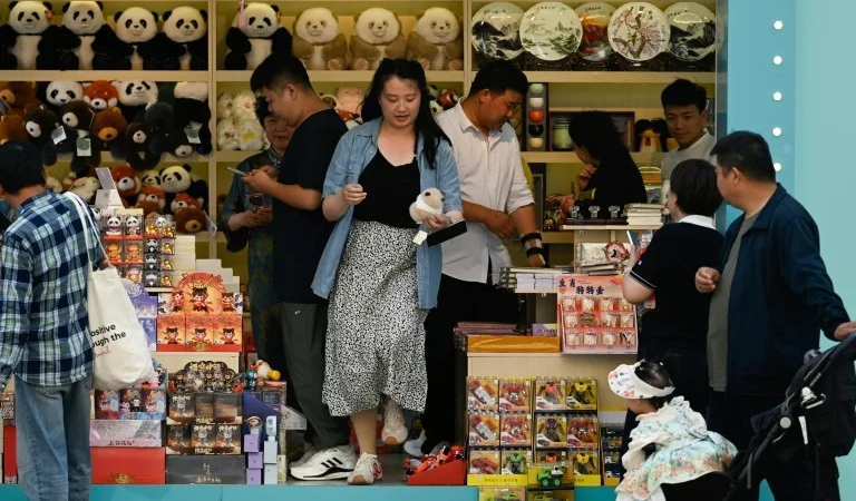 Trung Quốc ngấm đòn thuế quan của Mỹ, chỉ số tiêu dùng giảm sâu