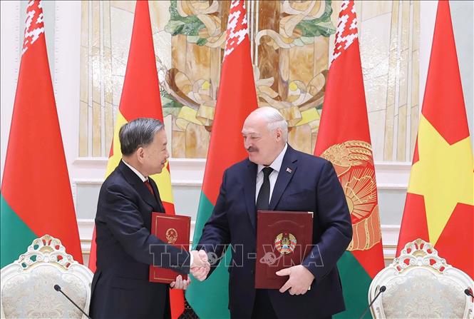 Việt Nam - Belarus thiết lập quan hệ đối tác chiến lược