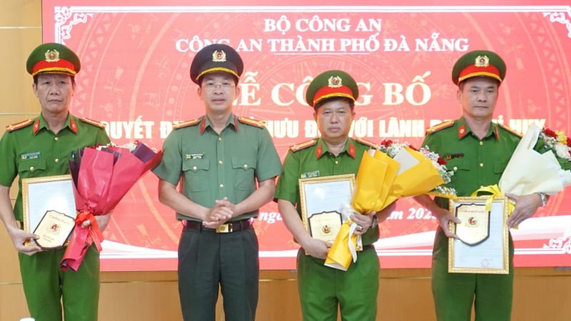 2 Trưởng phòng và 1 Phó phòng Công an TP Đà Nẵng nghỉ hưu trước tuổi