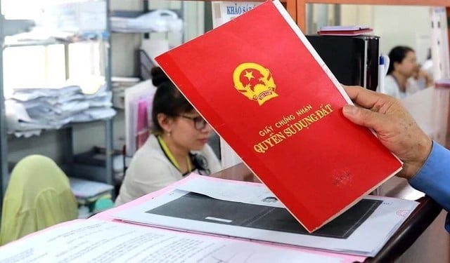 Vì sao người dân cần làm gấp sổ đỏ trước năm 2026?