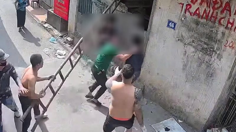 Xác minh vụ nhóm người ném đá, hành hung một cặp vợ chồng tại nhà ở Hà Nội