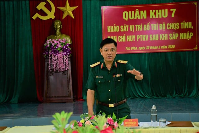 Lãnh đạo Quân khu 7 khảo sát nơi bố trí Ban chỉ huy phòng thủ khu vực, Bộ đội biên phòng khi sáp nhập tỉnh