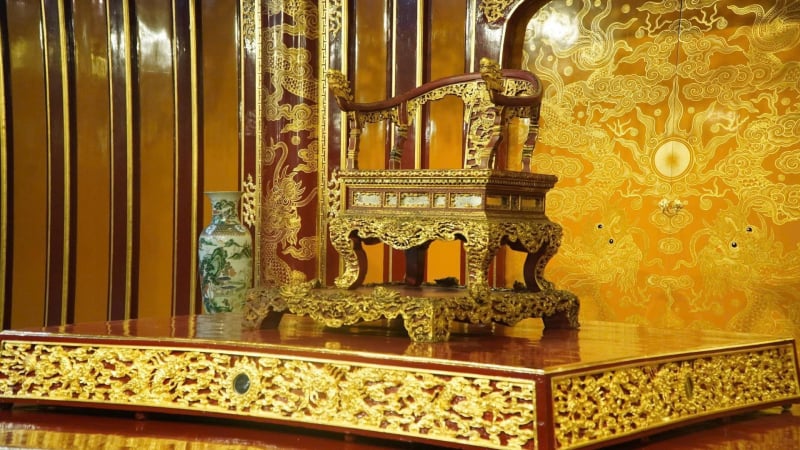 Huế chốt phương án phục chế ngai vua triều Nguyễn bị phá hoại 