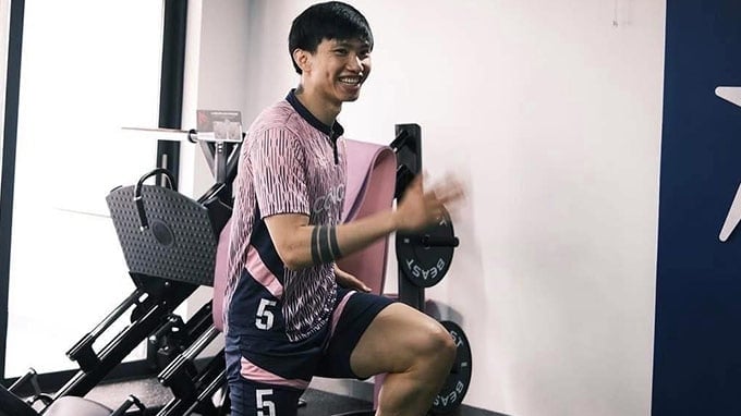 Đoàn Văn Hậu bị teo chân khi trở lại tập luyện?