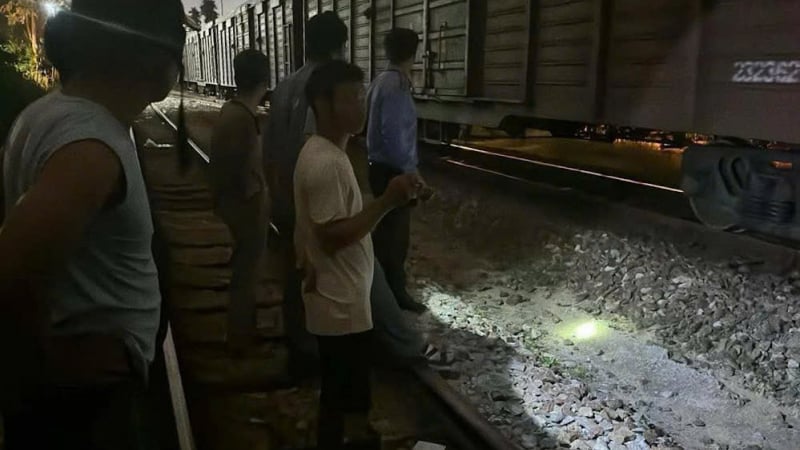 Băng qua đường sắt, 1 phụ nữ bị tàu va chạm tử vong