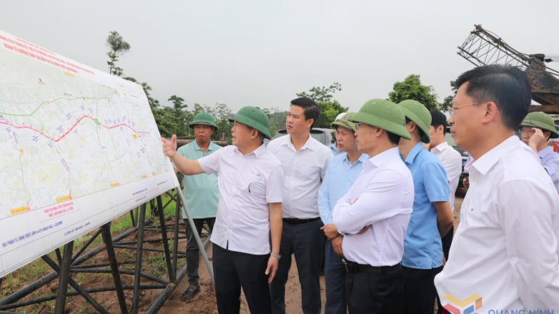 Chủ tịch Quảng Ninh yêu cầu gỡ khó nguồn vật liệu cho dự án giao thông trọng điểm