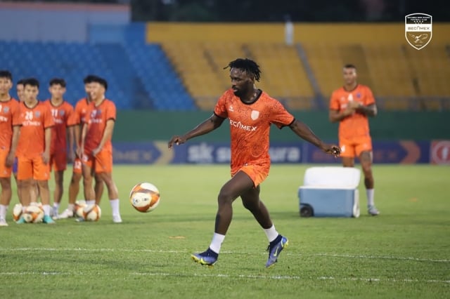 SLNA chiêu mộ cựu tuyển thủ quốc gia Nigeria?