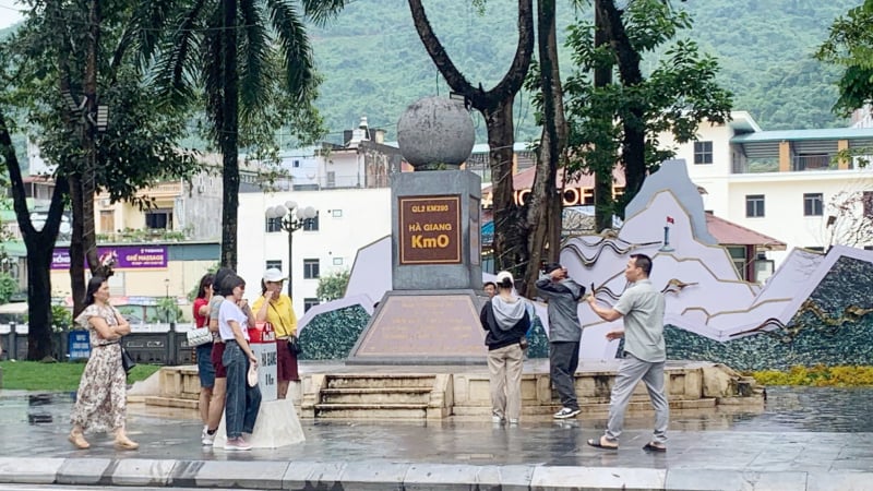Sau sáp nhập, cột mốc Km0 tại Hà Giang (cũ) vẫn giữ nguyên