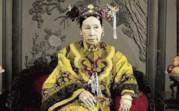 Từ Hi Thái hậu vô tình mang thai, một thái y đã làm gì để thoát chết?