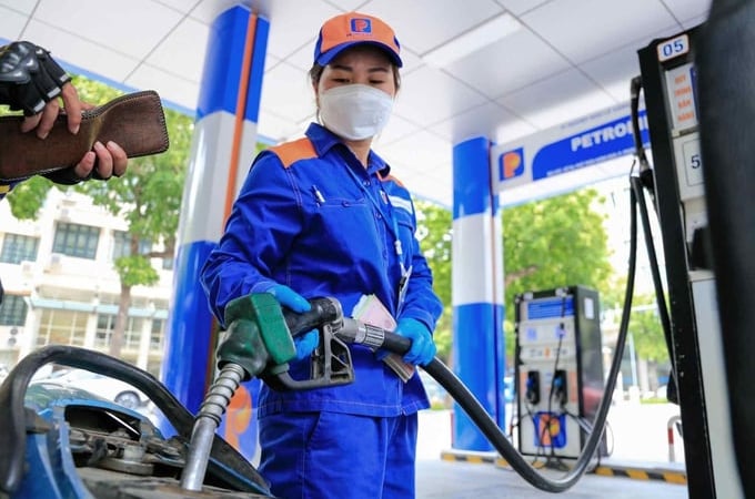 Giá xăng dầu hôm nay 7/7: Giảm liên tục, xăng dầu trong nước sẽ lao dốc?