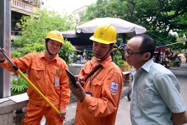 Hóa đơn tiền điện tháng 6 tăng vọt, EVN yêu cầu rà soát trường hợp đột biến