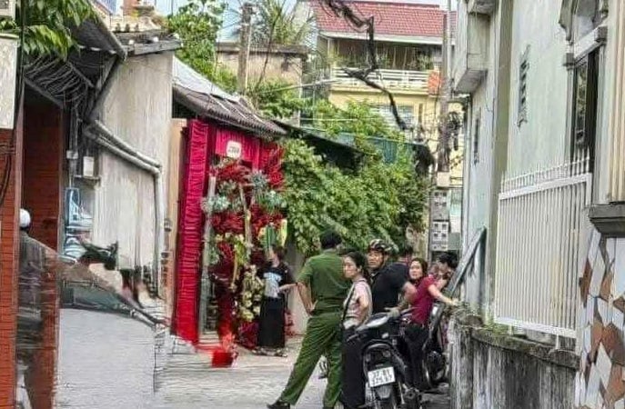 Nghệ An: Vợ gục trong vũng máu, lực lượng chức năng khống chế người chồng