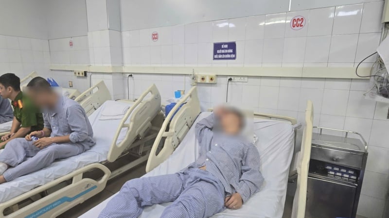 Lời kể nạn nhân vụ lật tàu trên Vịnh Hạ Long: “Cứu nhiều người nhưng bất lực nhìn người yêu ra đi mãi”
