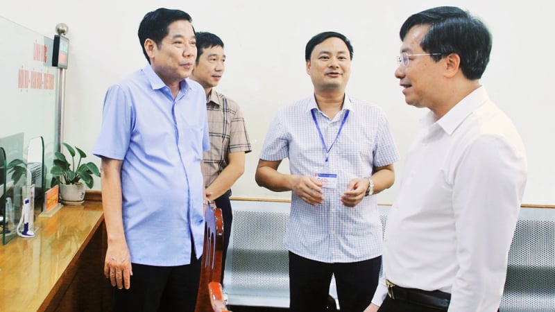 Bí thư Tỉnh ủy Nguyễn Văn Gấu nắm tình hình vận hành bộ máy chính quyền địa phương 2 cấp tại 1 xã, 2 phường