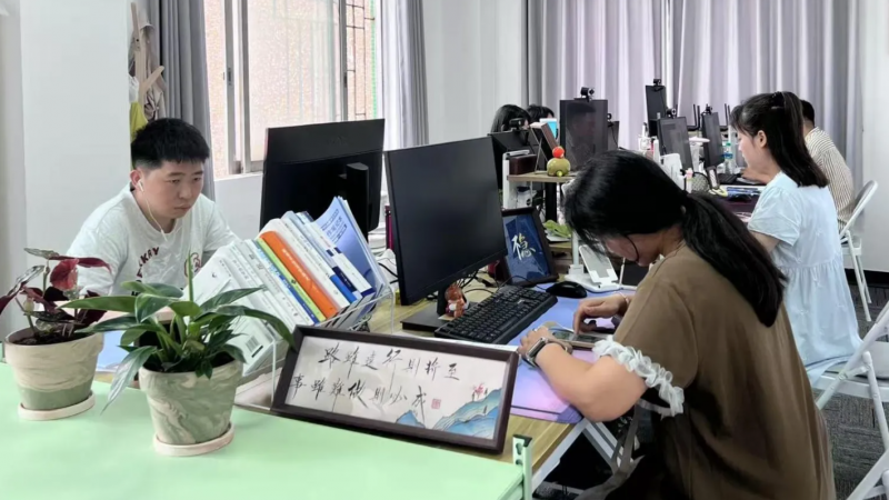 Mô hình kinh doanh kỳ lạ ở Trung Quốc: Giới trẻ thất nghiệp trả tiền mua 'công việc ảo'