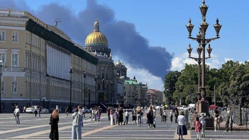 Hàng trăm UAV đồng loạt tập kích Saint Petersburg, SPIEF rung chuyển trong đợt tấn công lớn
