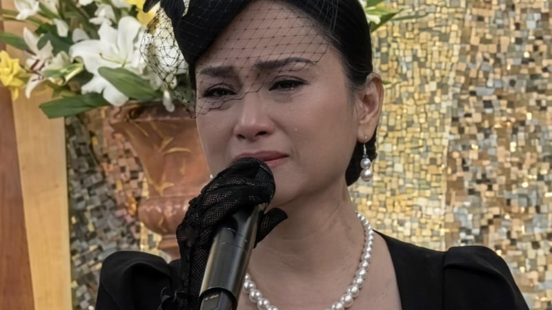“Ca sĩ tỷ phú” Hà Phương trào nước mắt khi kể về ngày tháng cuối đời của bầu show quyền lực Thúy Uyển
