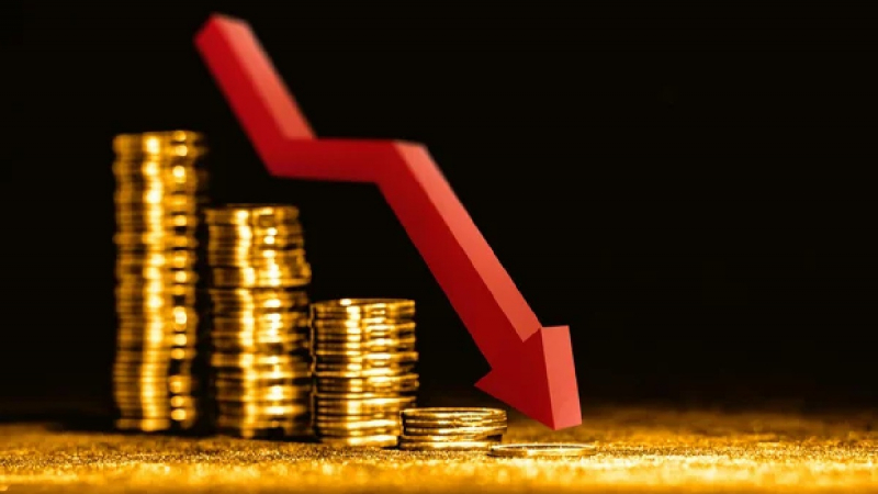 Giá vàng cắm đầu lao dốc không phanh, chuyên gia cảnh báo 'đáy vực' 4.000 USD