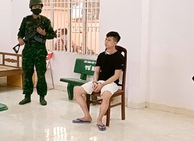 Bắt đối tượng mang súng quân dụng cùng 25 viên đạn từ Campuchia về qua cửa khẩu ở Long An