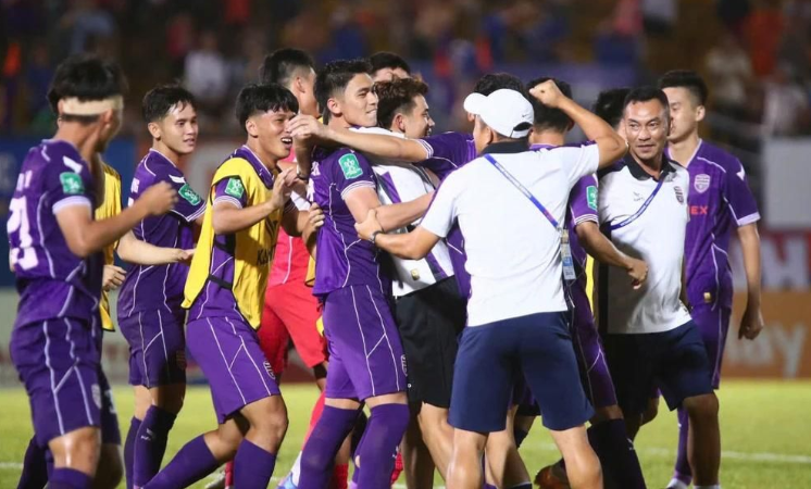 B.Bình Dương lại thay tướng: Phần nổi của tảng băng chìm