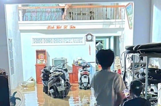 Lâm Đồng: Sau cơn mưa lớn, nhà ở hàng chục hộ dân bị ngập
