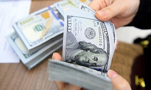 Giá USD hôm nay 26/4: Tỷ giá ngân hàng biến động trái chiều