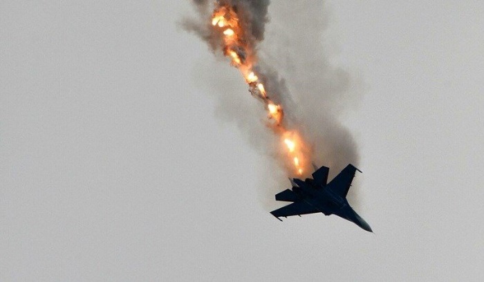 Tiêm kích Su-27 Ukraine lao xuống đất khi đang chặn cuộc tấn công của Nga, phi công may mắn thoát chết