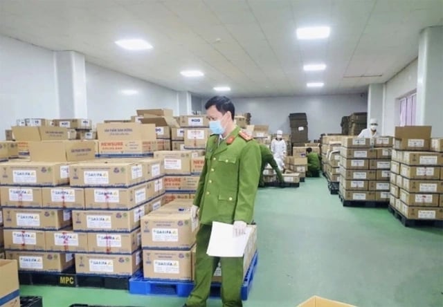 Vụ sản xuất sữa bột giả: Bộ Công an bắt thêm 4 người, có đối tượng dùng 150.000 USD để 'chạy án'