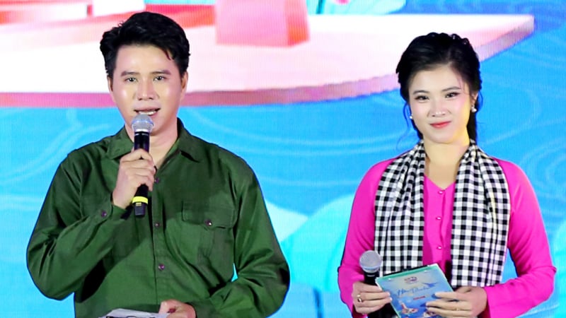 MC Vũ Mạnh Cường: 'Mặc áo vá nhiều đến mức bạn bè hay trêu, nhưng tôi thấy vui vì đó là chiếc áo mang hơi ấm của bố'