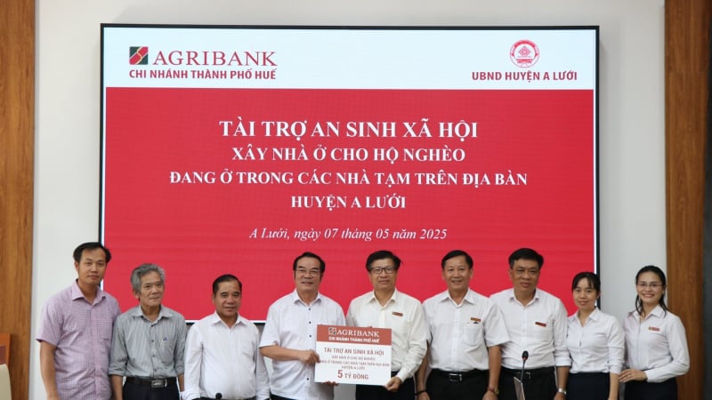 Agribank Chi nhánh thành phố Huế mang mái ấm đến với đồng bào vùng cao A Lưới