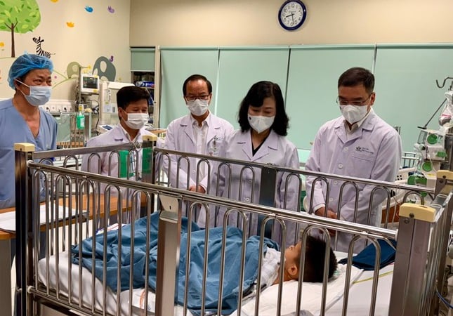 Tin mới nhất về sức khỏe bé trai trong vụ 'nộp đủ tiền mới cấp cứu' ở Bệnh viện đa khoa tỉnh Nam Định