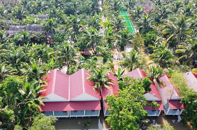 Ở Bến Tre, dân biến vườn thành khu du lịch sinh thái,  người thiên hạ rỉ tai nhau đến, lợi đủ đường