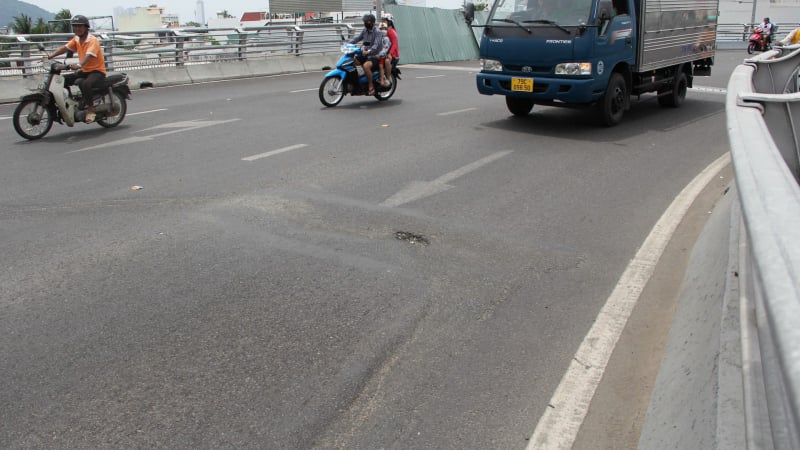 Tìm nguyên nhân dẫn đến vết sụt lún trên nút giao thông nghìn tỷ ở Nha Trang