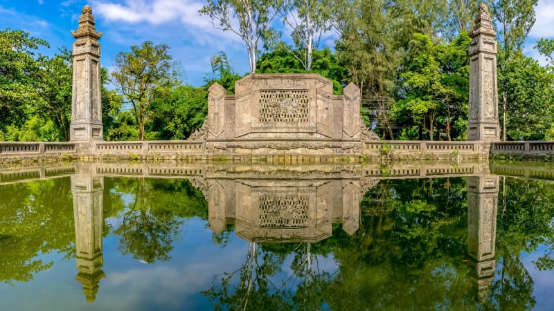 Nơi thôn quê hẻo lánh ở Huế có một khu lăng mộ cổ đồ sộ của bà Hoàng thái hậu nhà Nguyễn, bà là vợ vua nào?