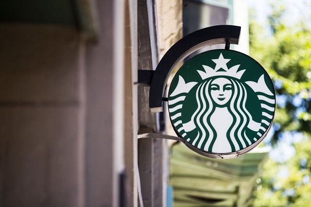 Dù khó vẫn không rút lui: Starbucks quyết giữ thị phần tại Việt Nam – Ván cược sinh tồn giữa 'biển' quán nội địa