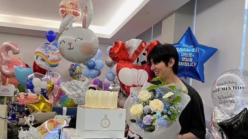 Lee Min Ho bị chỉ trích vì nhận quà đắt tiền của fan