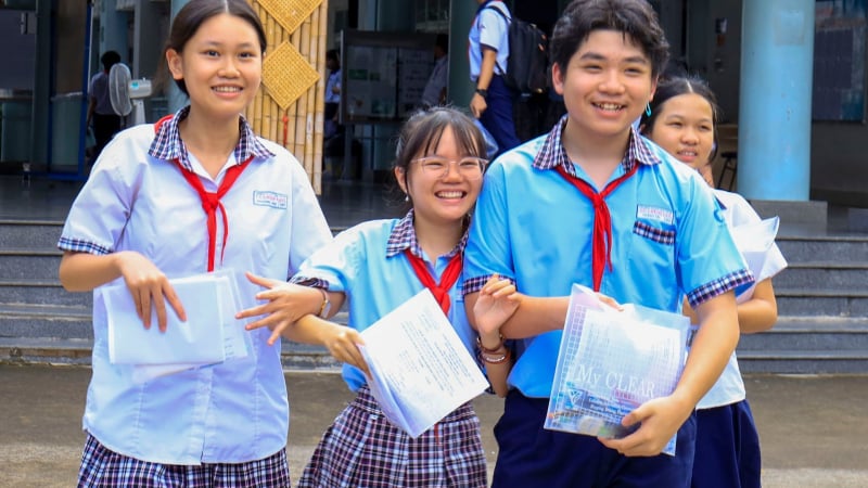 Điểm chuẩn lớp 10 năm 2025 các tỉnh thành: Ngỡ ngàng 2,5 điểm/3 môn cũng đỗ