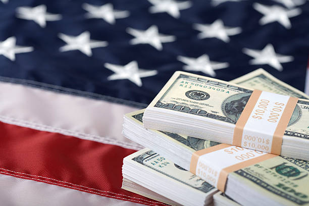 Giá USD hôm nay 10/8: Đồng loạt giảm, vì đâu giá chợ đen tăng mạnh chiều mua vào ?