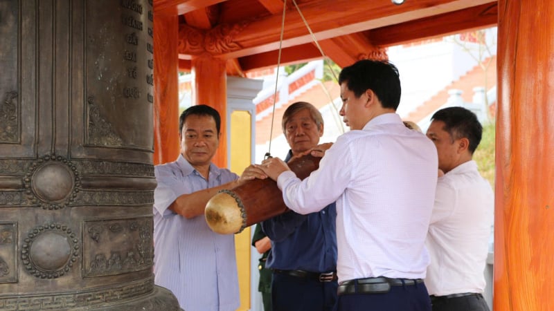 Ông Nguyễn Đức Quang - Tổng biên tập nặng lòng với việc xây đền và xây cầu