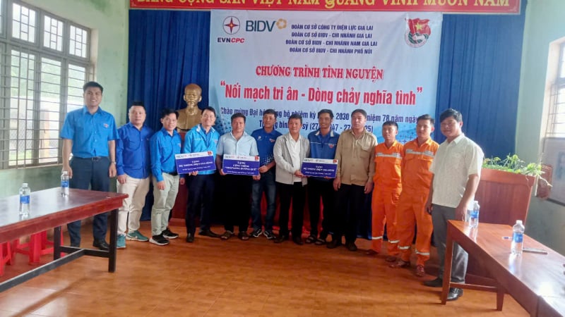 Công ty Điện lực Gia Lai 'Nối mạch tri ân', thắp sáng vùng quê Bờ Ngoong