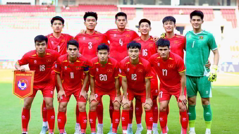 Tin tối (28/7): Bất ngờ trước số lượng cầu thủ U23 Việt Nam cao trên 1m80	
