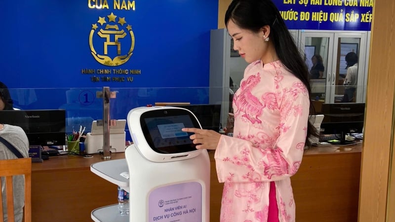 Hà Nội bố trí “robot lễ tân” tại trung tâm phục vụ hành chính công và UBND 126 xã phường
